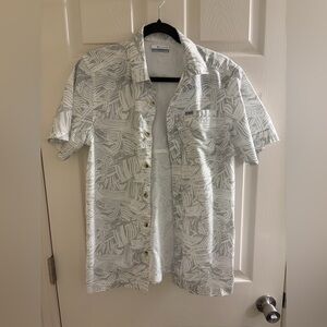 XS Men’s Columbia Lightweight Fishing Buttonup